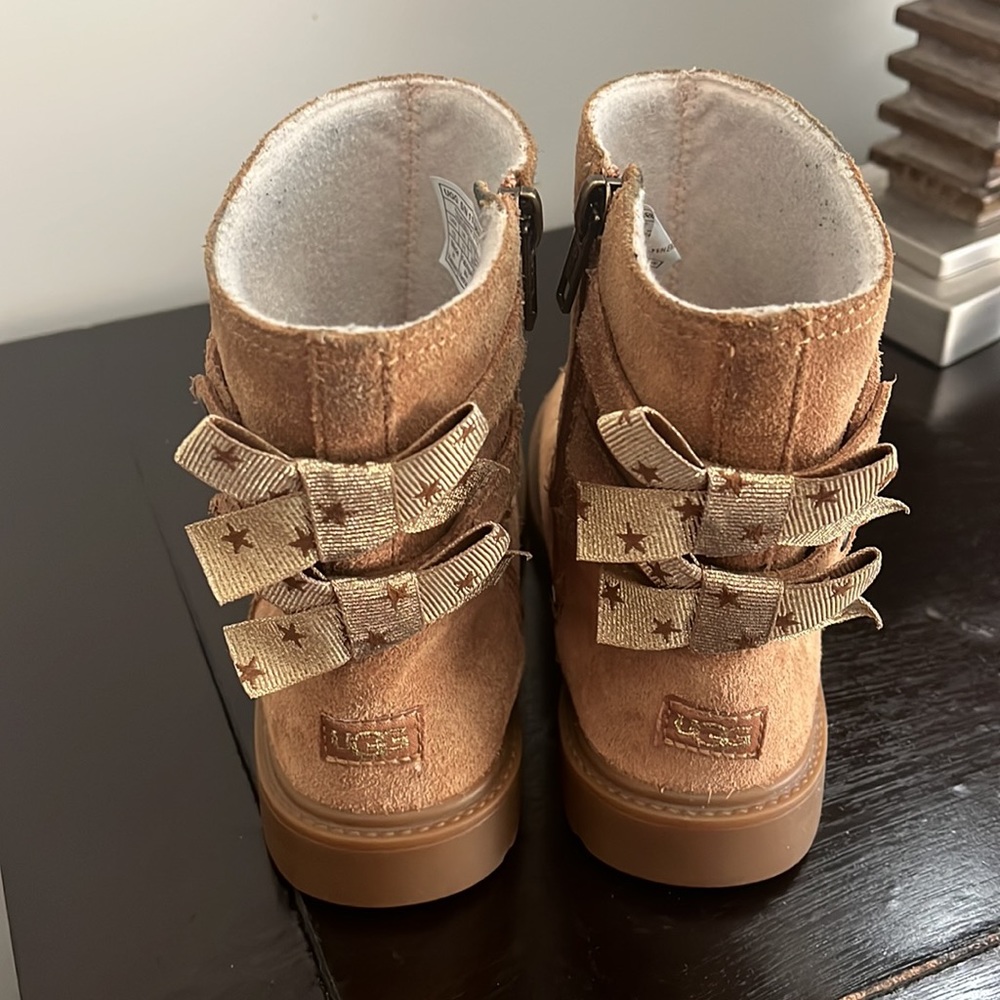 Girl Uggs